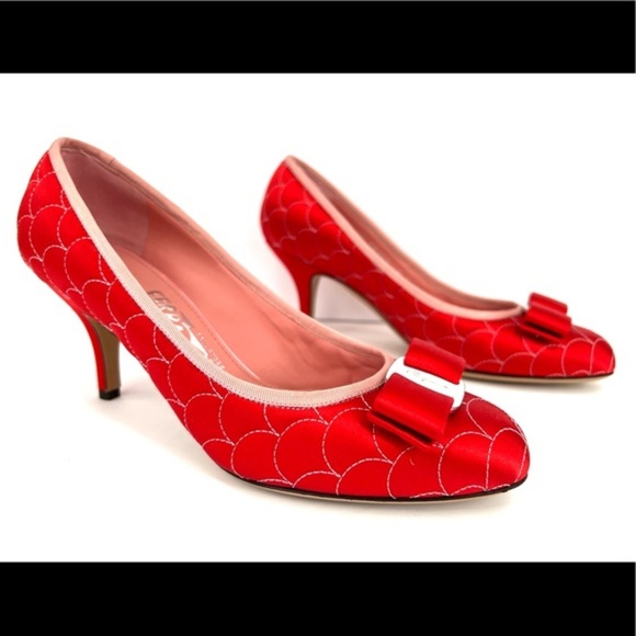 SALVATORE FERRAGAMO Carla Quilted Red Satin Fabric Bow Vara Heel Pumps Size 6 - Picture 13 of 13